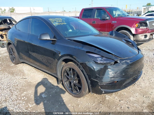Auction sale of the 2024 Tesla Model Y Long Range, vin: 7SAYGDEE3RF989293, lot number: 12676308