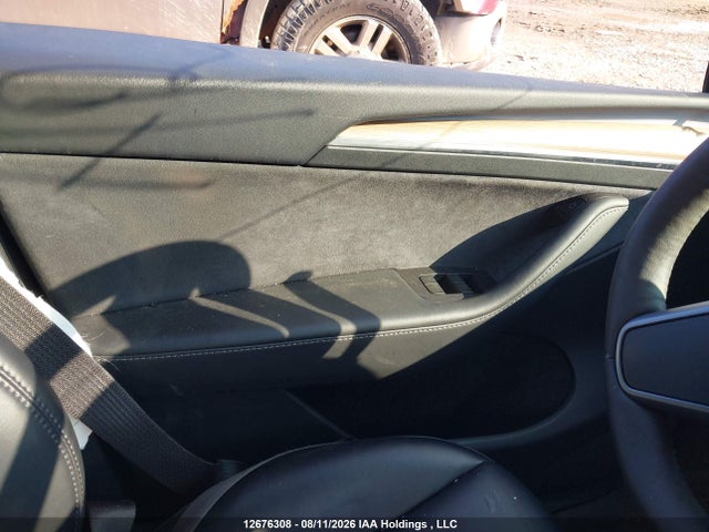 Auction sale of the 2024 Tesla Model Y Long Range, vin: 7SAYGDEE3RF989293, lot number: 12676308