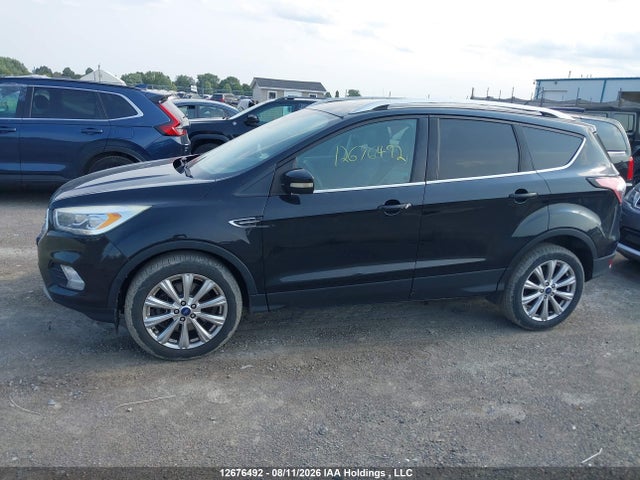 12676492 :رقم المزاد ، 1FMCU9J98HUD88226 vin ، 2017 Ford Escape Titanium مزاد بيع