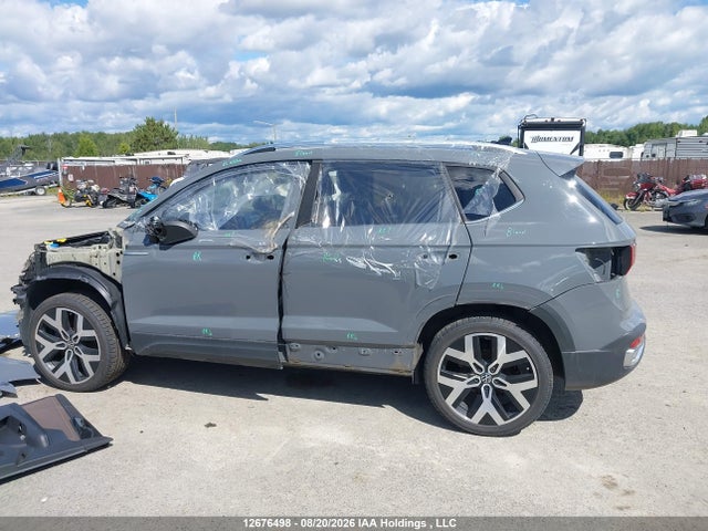 Продаж на аукціоні авто 2022 Volkswagen Taos, vin: 3VV2X7B29NM055998, номер лоту: 12676498