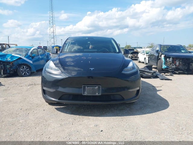 Tesla Model Y Long Range 2022 7SAYGDEE9NF324649 Image 11