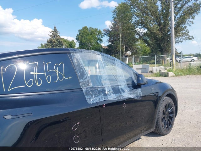 Tesla Model Y Long Range 2022 7SAYGDEE9NF324649 Image 18