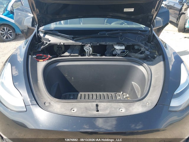 Tesla Model Y Long Range 2022 7SAYGDEE9NF324649 Image 9