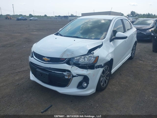 Chevrolet Sonic Lt Auto 2018 1G1JD5SH9J4109049 Image 2