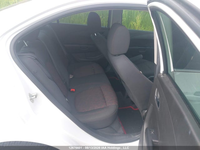 Chevrolet Sonic Lt Auto 2018 1G1JD5SH9J4109049 Image 8