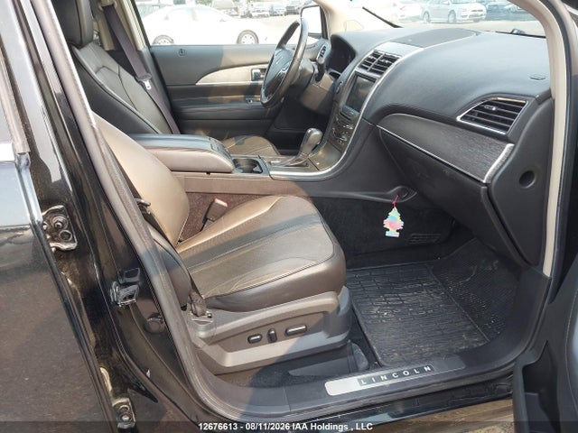 12676613 :رقم المزاد ، 2LMDJ8JK1BBJ00655 vin ، 2011 Lincoln Mkx مزاد بيع