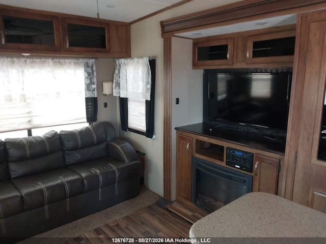 Coachmen 345bhs 2015 5ZT3CHZB1FA311669 Image 14