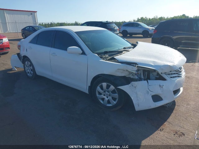 12676774 :رقم المزاد ، 4T1BF3EK7BU667402 vin ، 2011 Toyota Camry Le مزاد بيع