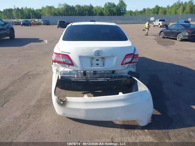 12676774 :رقم المزاد ، 4T1BF3EK7BU667402 vin ، 2011 Toyota Camry Le مزاد بيع