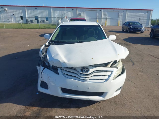 12676774 :رقم المزاد ، 4T1BF3EK7BU667402 vin ، 2011 Toyota Camry Le مزاد بيع