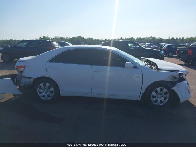 12676774 :رقم المزاد ، 4T1BF3EK7BU667402 vin ، 2011 Toyota Camry Le مزاد بيع