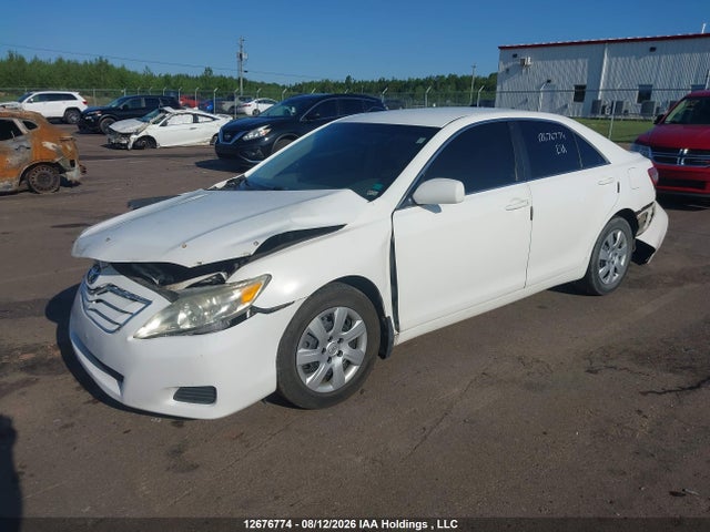 12676774 :رقم المزاد ، 4T1BF3EK7BU667402 vin ، 2011 Toyota Camry Le مزاد بيع