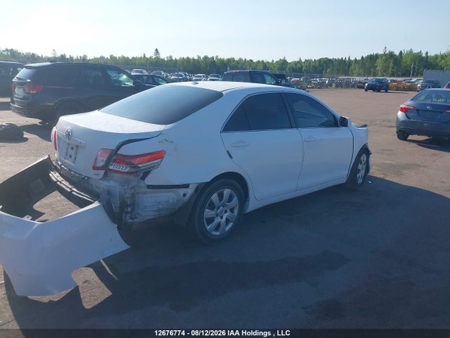 12676774 :رقم المزاد ، 4T1BF3EK7BU667402 vin ، 2011 Toyota Camry Le مزاد بيع