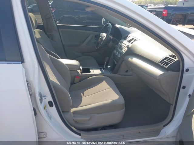 12676774 :رقم المزاد ، 4T1BF3EK7BU667402 vin ، 2011 Toyota Camry Le مزاد بيع