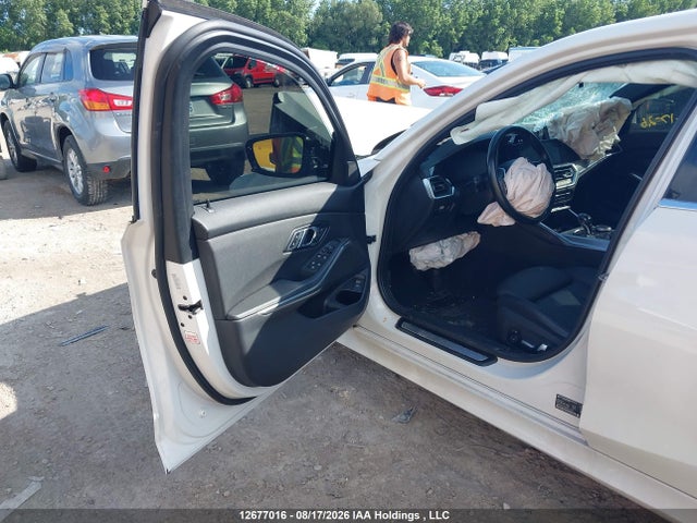 3MW5R7J05M8C10749 BMW 330i Xdrive