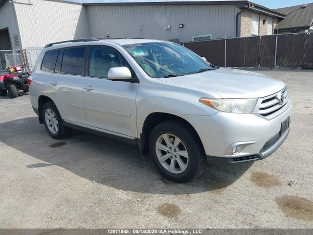 2012 Toyota Highlander V6 მანქანა იყიდება აუქციონზე, vin: 5TDBK3EH7CS151891, აუქციონის ნომერი: 12677048