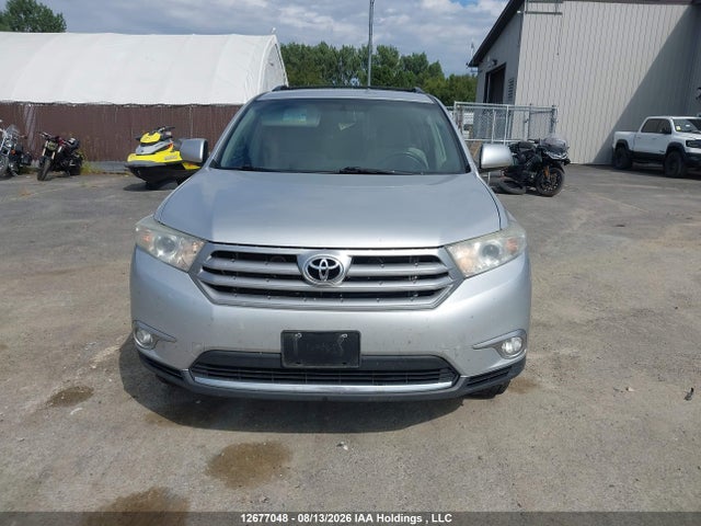 2012 Toyota Highlander V6 მანქანა იყიდება აუქციონზე, vin: 5TDBK3EH7CS151891, აუქციონის ნომერი: 12677048