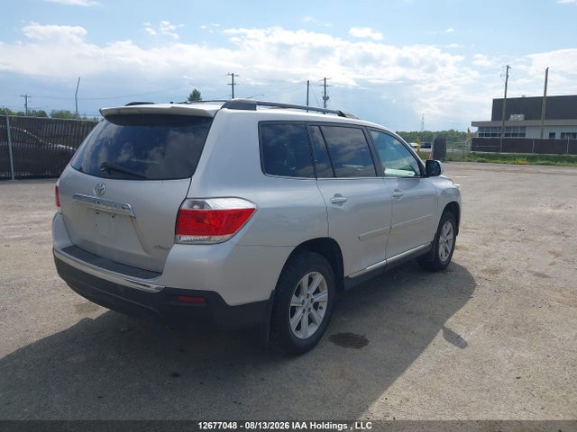 2012 Toyota Highlander V6 მანქანა იყიდება აუქციონზე, vin: 5TDBK3EH7CS151891, აუქციონის ნომერი: 12677048