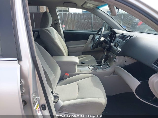 2012 Toyota Highlander V6 მანქანა იყიდება აუქციონზე, vin: 5TDBK3EH7CS151891, აუქციონის ნომერი: 12677048