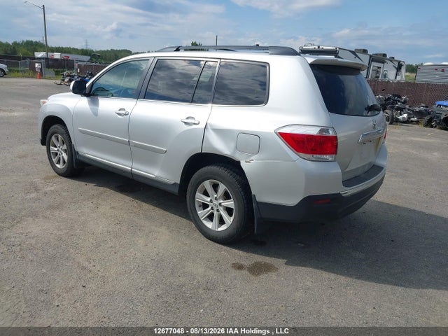 2012 Toyota Highlander V6 მანქანა იყიდება აუქციონზე, vin: 5TDBK3EH7CS151891, აუქციონის ნომერი: 12677048