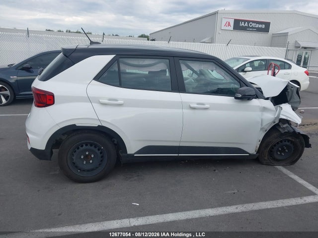 Hyundai Venue Essential W/two-tone 2025 KMHRB8A33SU408718 Image 13