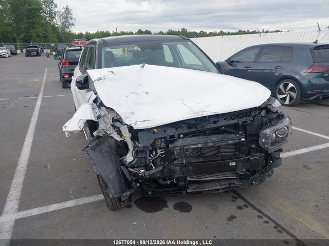 Hyundai Venue Essential W/two-tone 2025 KMHRB8A33SU408718 Image 6