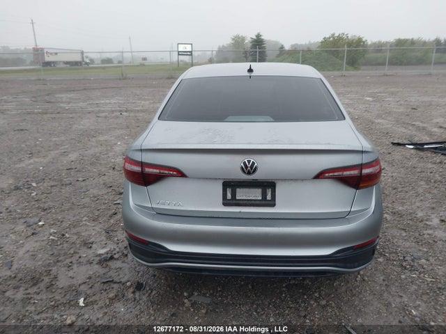 12677172 :رقم المزاد ، 3VWCM7BU7NM011718 vin ، 2022 Volkswagen Jetta Trendline مزاد بيع