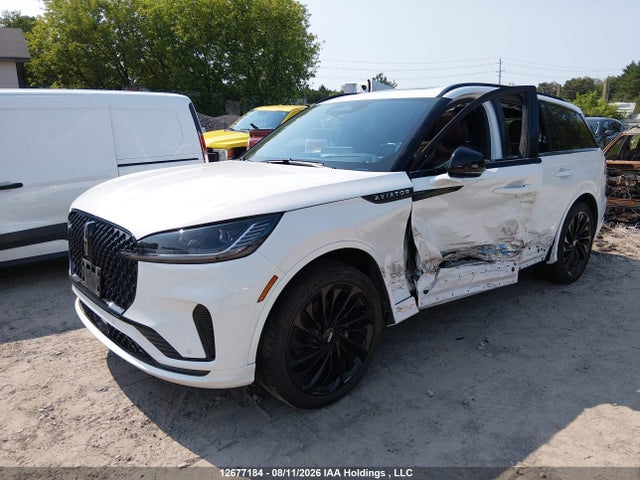 Lincoln Aviator Reserve 2026 5LM5J7XC1TGL01165 Image 2