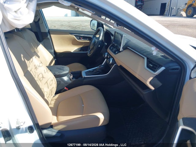 Продажа на аукционе авто 2020 Toyota Rav4 Limited, vin: 2T3DWRFV3LW092468, номер лота: 12677199