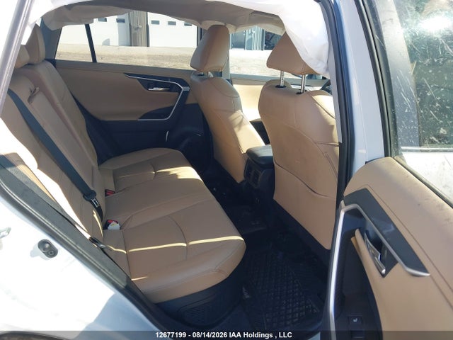 Продажа на аукционе авто 2020 Toyota Rav4 Limited, vin: 2T3DWRFV3LW092468, номер лота: 12677199
