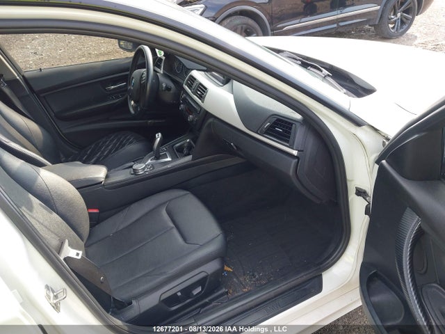 BMW 320i Xdrive 2014 WBA3C3C55EF985393 Image 5
