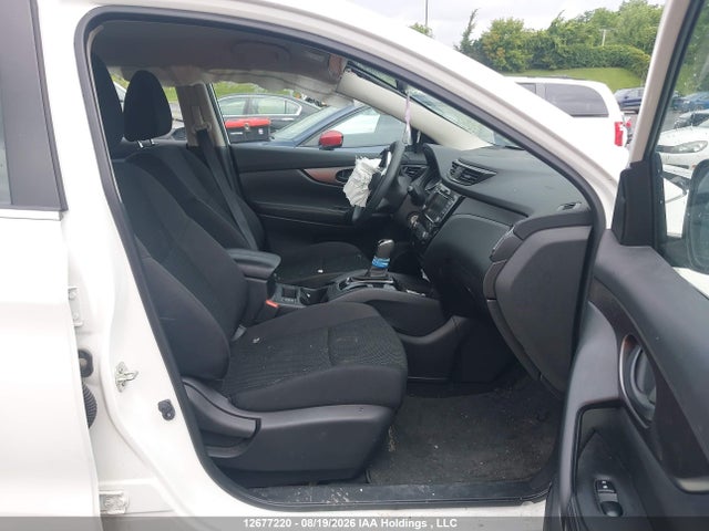 JN1BJ1AV2PW000842 Nissan Qashqai S