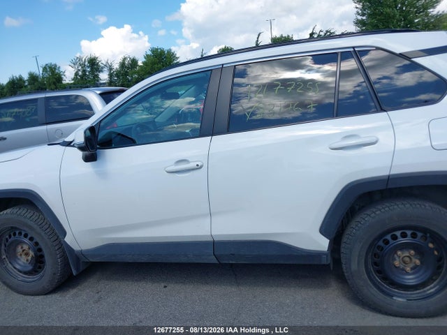 12677255 :رقم المزاد ، 2T3R1RFV9MC231767 vin ، 2021 Toyota Rav4 مزاد بيع