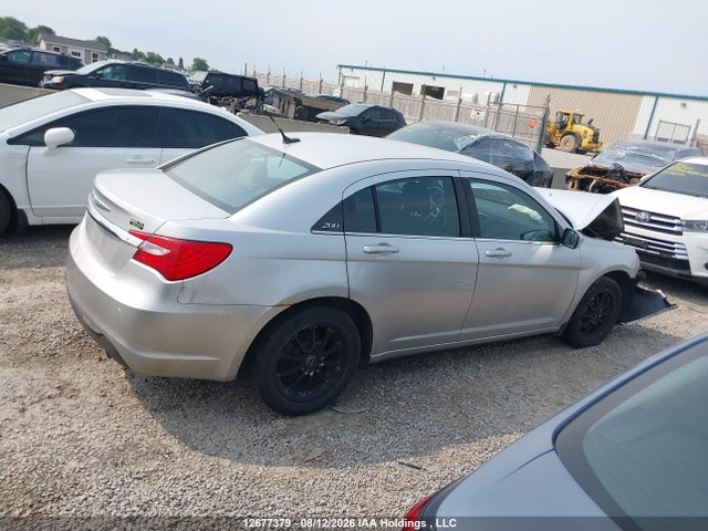 2012 Chrysler 200 Touring მანქანა იყიდება აუქციონზე, vin: 1C3CCBBB5CN117812, აუქციონის ნომერი: 12677379