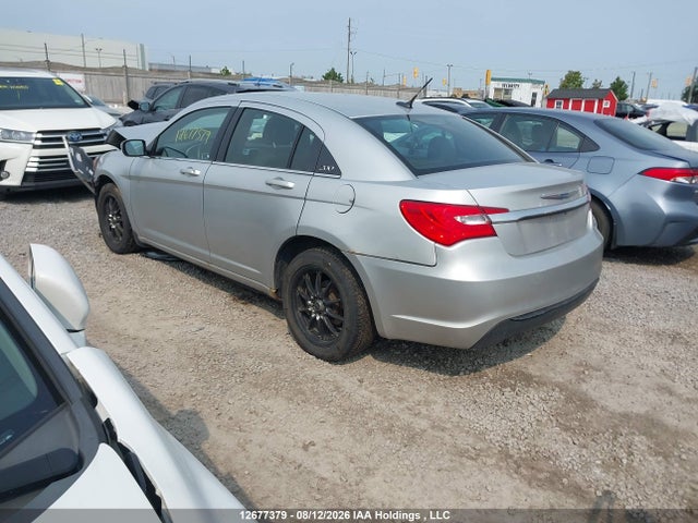 2012 Chrysler 200 Touring მანქანა იყიდება აუქციონზე, vin: 1C3CCBBB5CN117812, აუქციონის ნომერი: 12677379