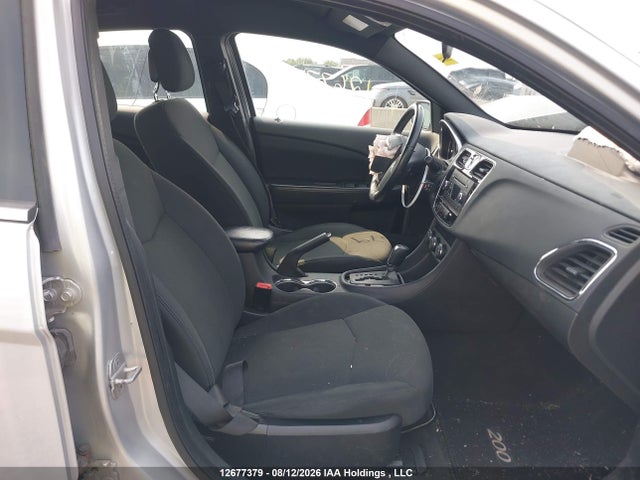 2012 Chrysler 200 Touring მანქანა იყიდება აუქციონზე, vin: 1C3CCBBB5CN117812, აუქციონის ნომერი: 12677379