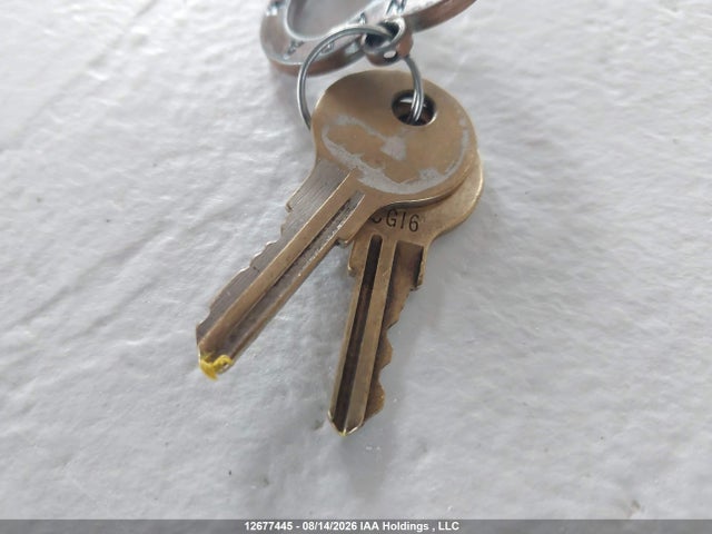 12677445 :رقم المزاد ، 2T9T5T254V1976359 vin ، 1997 Okanagan Okanagan مزاد بيع