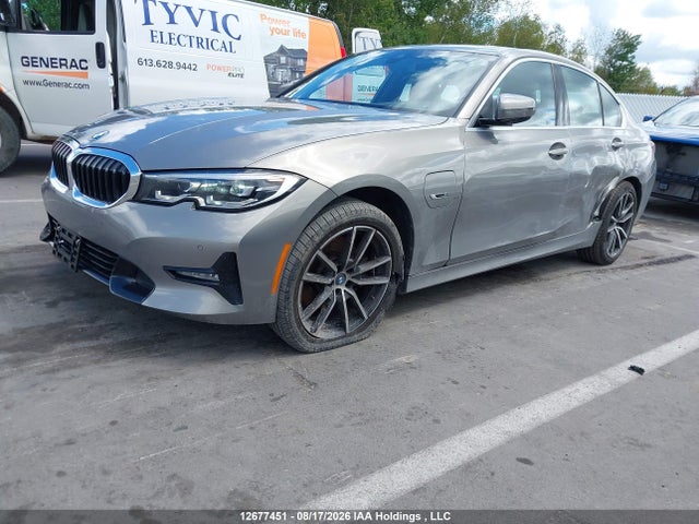 BMW 330e Xdrive 2022 WBA5P9C06NFN11795 Image 2
