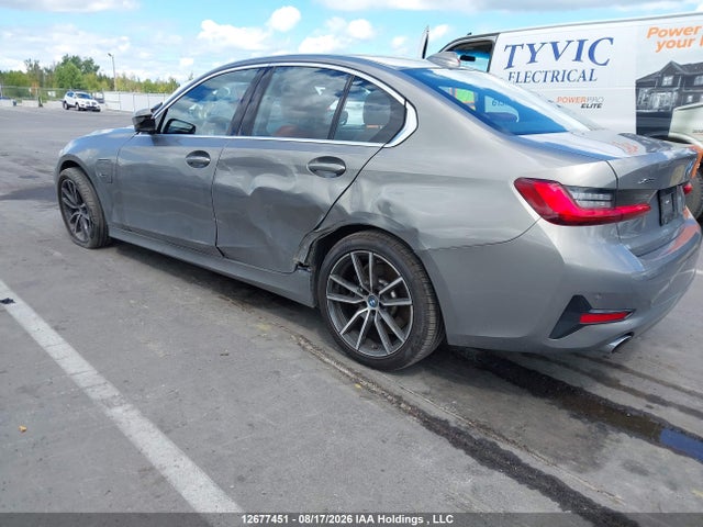 BMW 330e Xdrive 2022 WBA5P9C06NFN11795 Image 3