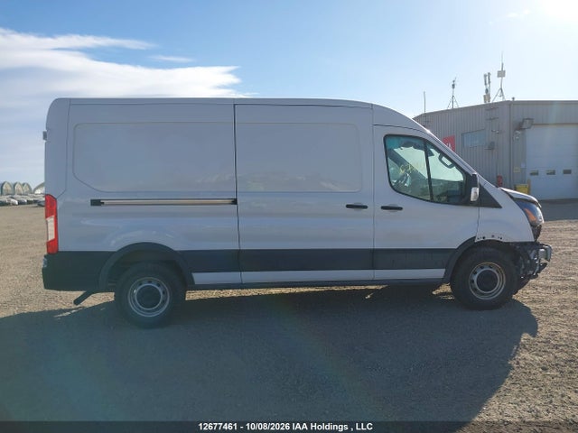12677461 :رقم المزاد ، 1FTYE1C80NKA15847 vin ، 2022 Ford Transit-150 Cargo مزاد بيع