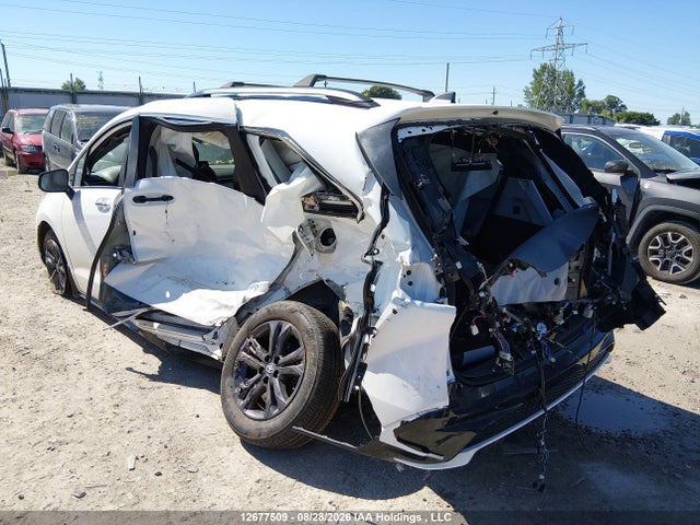 5TDGSKFC3RS139717 Toyota Sienna