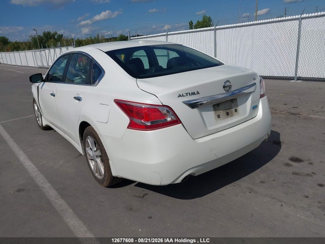 2013 Nissan Altima 2.5/2.5 S/2.5 Sl/2.5 Sv მანქანა იყიდება აუქციონზე, vin: 1N4AL3AP0DN570667, აუქციონის ნომერი: 12677608