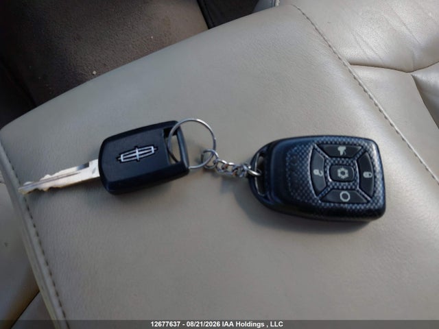 Продаж на аукціоні авто 2004 Lincoln Town Car Ultimate, vin: 1LNHM83W94Y646873, номер лоту: 12677637