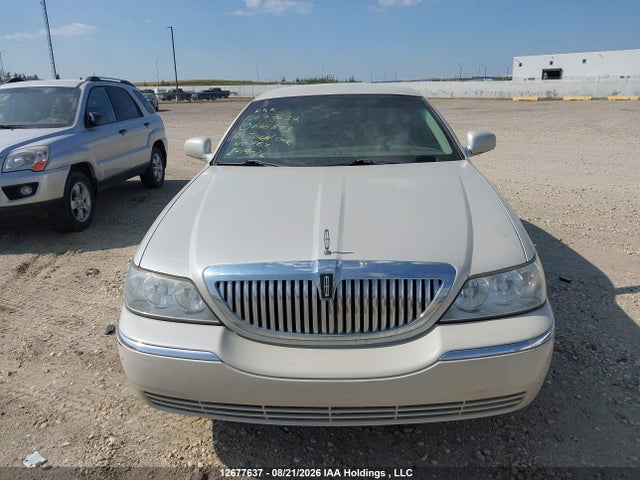 Продаж на аукціоні авто 2004 Lincoln Town Car Ultimate, vin: 1LNHM83W94Y646873, номер лоту: 12677637