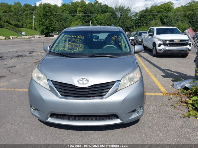 2011 Toyota Sienna Le მანქანა იყიდება აუქციონზე, vin: 5TDKK3DC7BS054727, აუქციონის ნომერი: 12677651