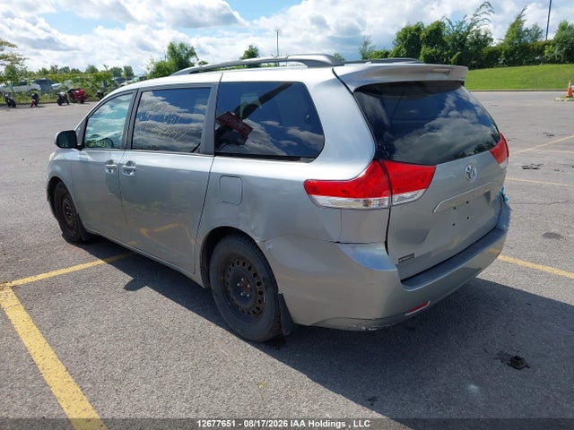 2011 Toyota Sienna Le მანქანა იყიდება აუქციონზე, vin: 5TDKK3DC7BS054727, აუქციონის ნომერი: 12677651