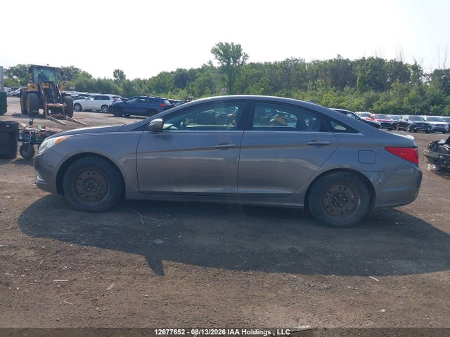 Продажа на аукционе авто 2013 Hyundai Sonata Gls, vin: 5NPEB4AC2DH569795, номер лота: 12677652