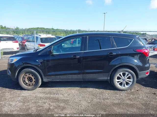 Продаж на аукціоні авто 2019 Ford Escape Se, vin: 1FMCU9GD5KUC58570, номер лоту: 12677686