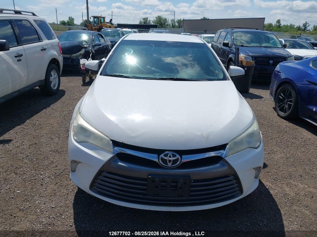12677702 :رقم المزاد ، 4T1BF1FK1HU286138 vin ، 2017 Toyota Camry Le/xle/se/xse مزاد بيع