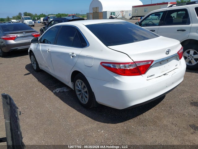 12677702 :رقم المزاد ، 4T1BF1FK1HU286138 vin ، 2017 Toyota Camry Le/xle/se/xse مزاد بيع